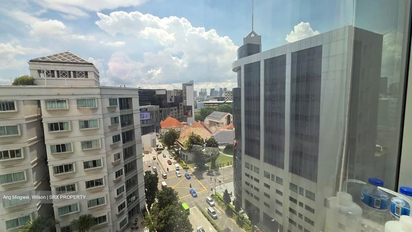 Sunshine Plaza (D7), Office #619162591